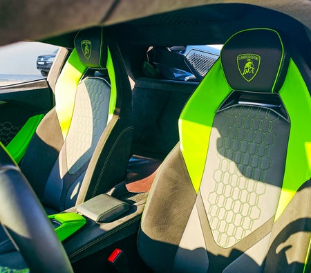 Lamborghini Revuelto 2024