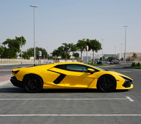 Lamborghini Revuelto 2024, photo 2 of 4