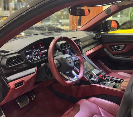 Black Lamborghini Urus Performante 2023