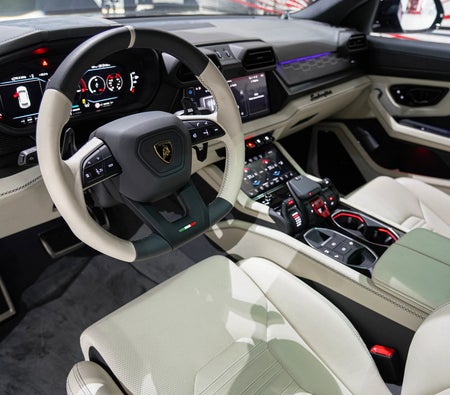 Lamborghini Urus SE 2025, photo 2 of 4