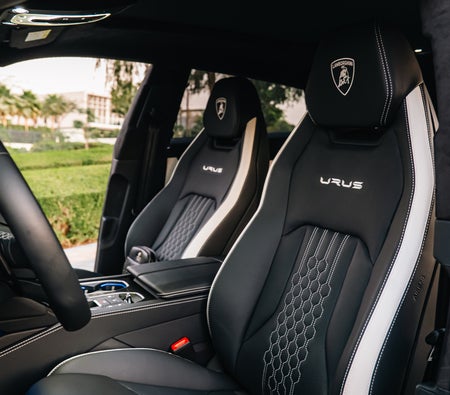 Lamborghini Urus S 2024, photo 3 of 4