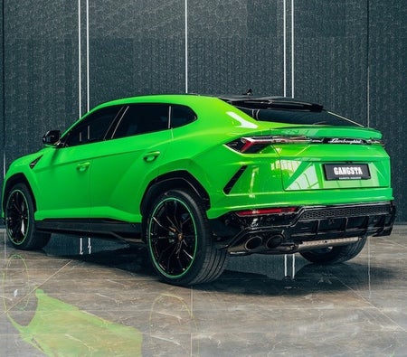 Grün Lamborghini Urus 2021