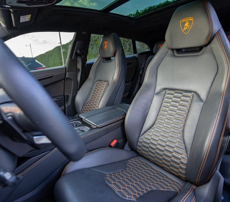 Blue Lamborghini Urus 2022