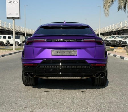 Púrpura Lamborghini Urus 2024