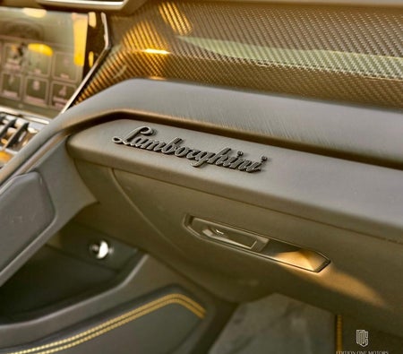 Green Lamborghini Urus S 2025