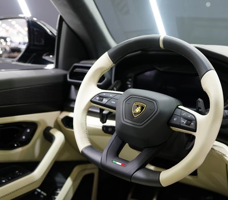 Lamborghini Urus SE 2025, photo 4 of 4