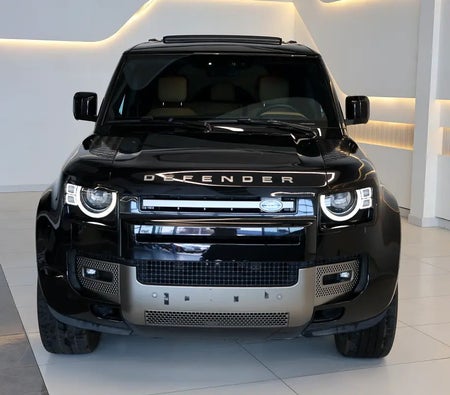 Siyah Land Rover Defender 2025