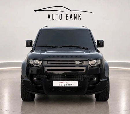 Black Land Rover Defender 2024