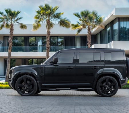Noir Land Rover Defender 2025