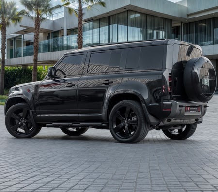 Noir Land Rover Defender 2025