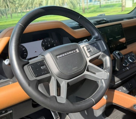 Land Rover Defender 2023, photo 2 of 4