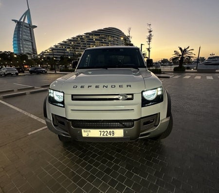 Land Rover Defender 2023