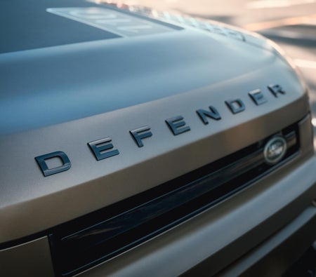 Land Rover Defender 2024