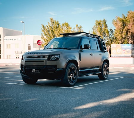 Land Rover Defender 2024