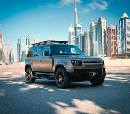 Land Rover Defender 2024