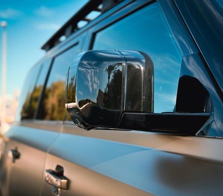 Land Rover Defender 2024