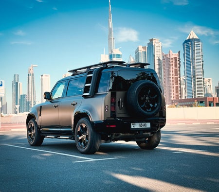Land Rover Defender 2024