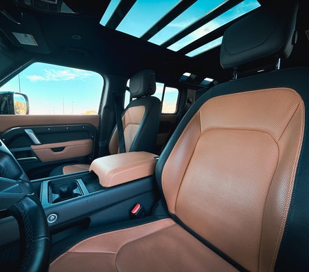 Land Rover Defender 2024