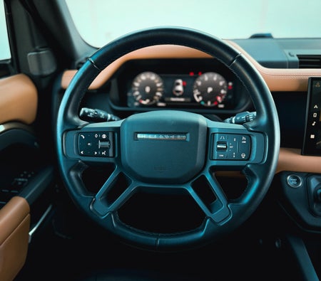 Land Rover Defender 2024