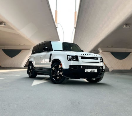 Land Rover Defender V6 2023