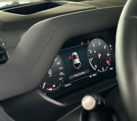 Land Rover Defender V6 2023