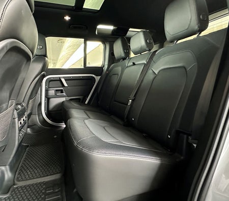 Land Rover Defender V6 2023