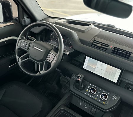 Land Rover Defender V6 2023