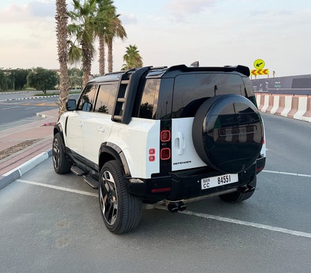 White Land Rover Defender V6 2023
