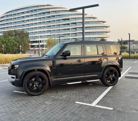 Land Rover Defender V6 2024