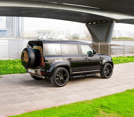 Land Rover Defender V6 2025