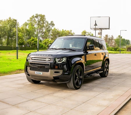 Land Rover Defender V6 2025