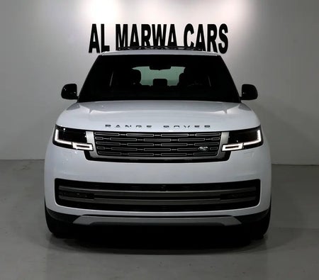 Белый Land Rover Range Rover HSE P530 2025 год