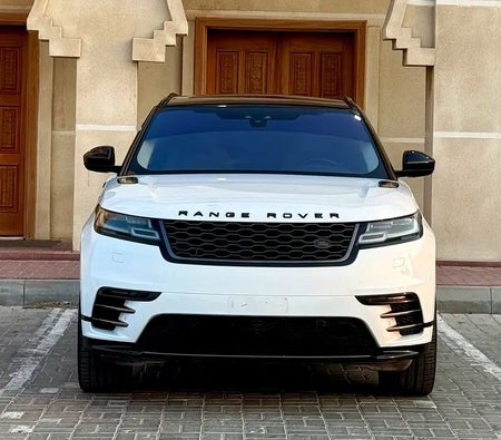 White Land Rover Range Rover Velar R-Dynamic SE 2019