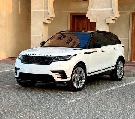 White Land Rover Range Rover Velar R-Dynamic SE 2019