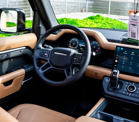 Land Rover Defender V6 2025