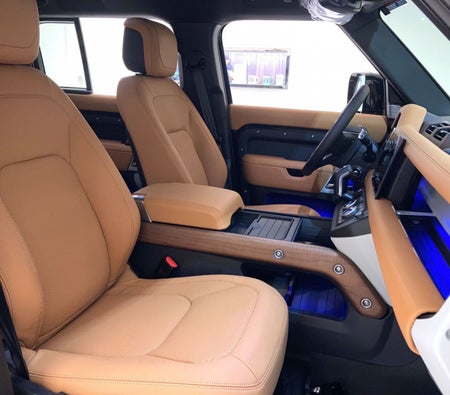 Land Rover Defender V6 2023
