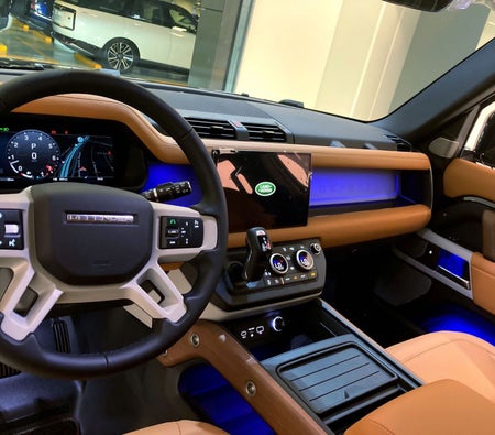 Land Rover Defender V6 2023