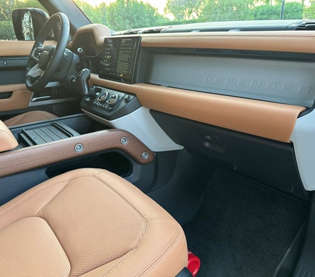 Land Rover Defender V6 2023