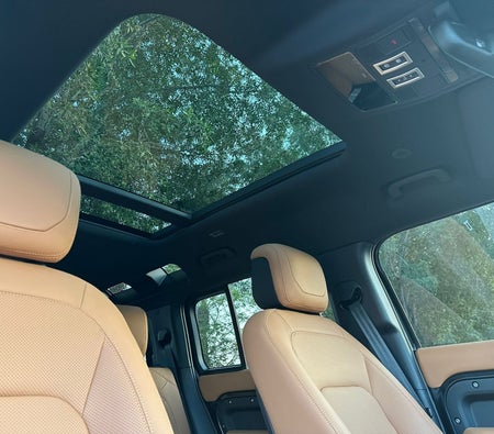 Land Rover Defender V6 2023