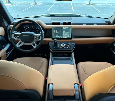 Land Rover Defender V6 2023