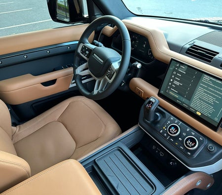 Land Rover Defender V6 2023
