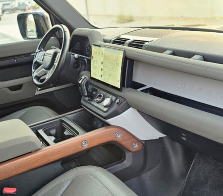 Land Rover Defender V6 2023