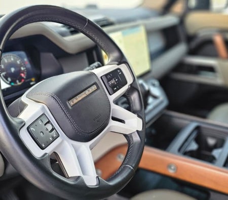 Land Rover Defender V6 2023