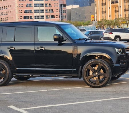 Land Rover Defender V6 2023
