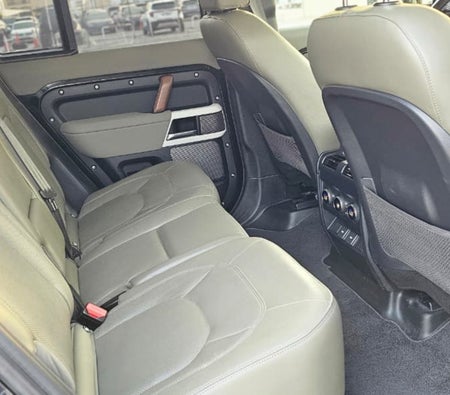 Land Rover Defender V6 2023