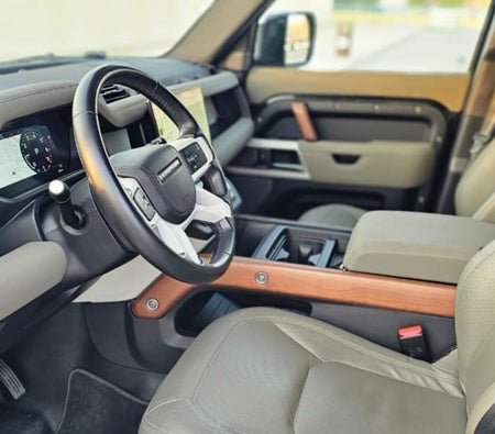 Land Rover Defender V6 2023