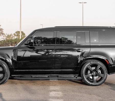 Land Rover Defender V6 2023