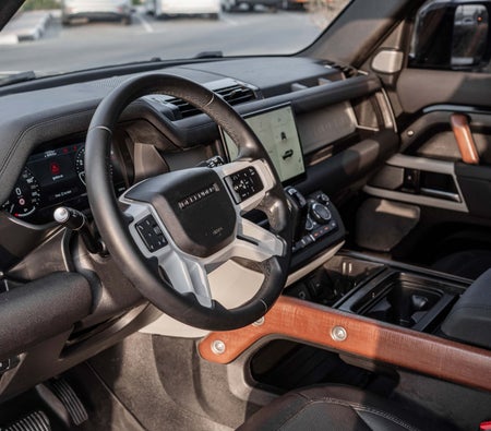 Land Rover Defender V6 2023