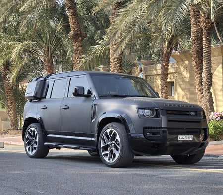Land Rover Defender V6 2023