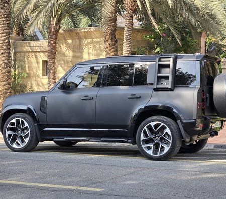 Land Rover Defender V6 2023